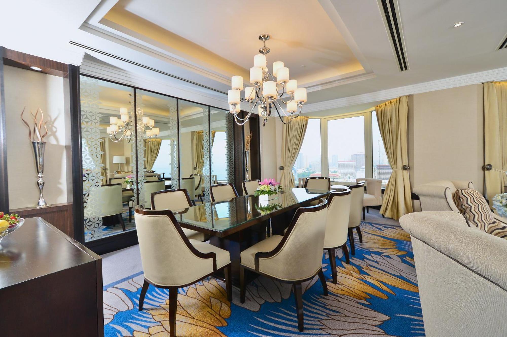 Diamond Hotel Philippines Μανίλα Εξωτερικό φωτογραφία