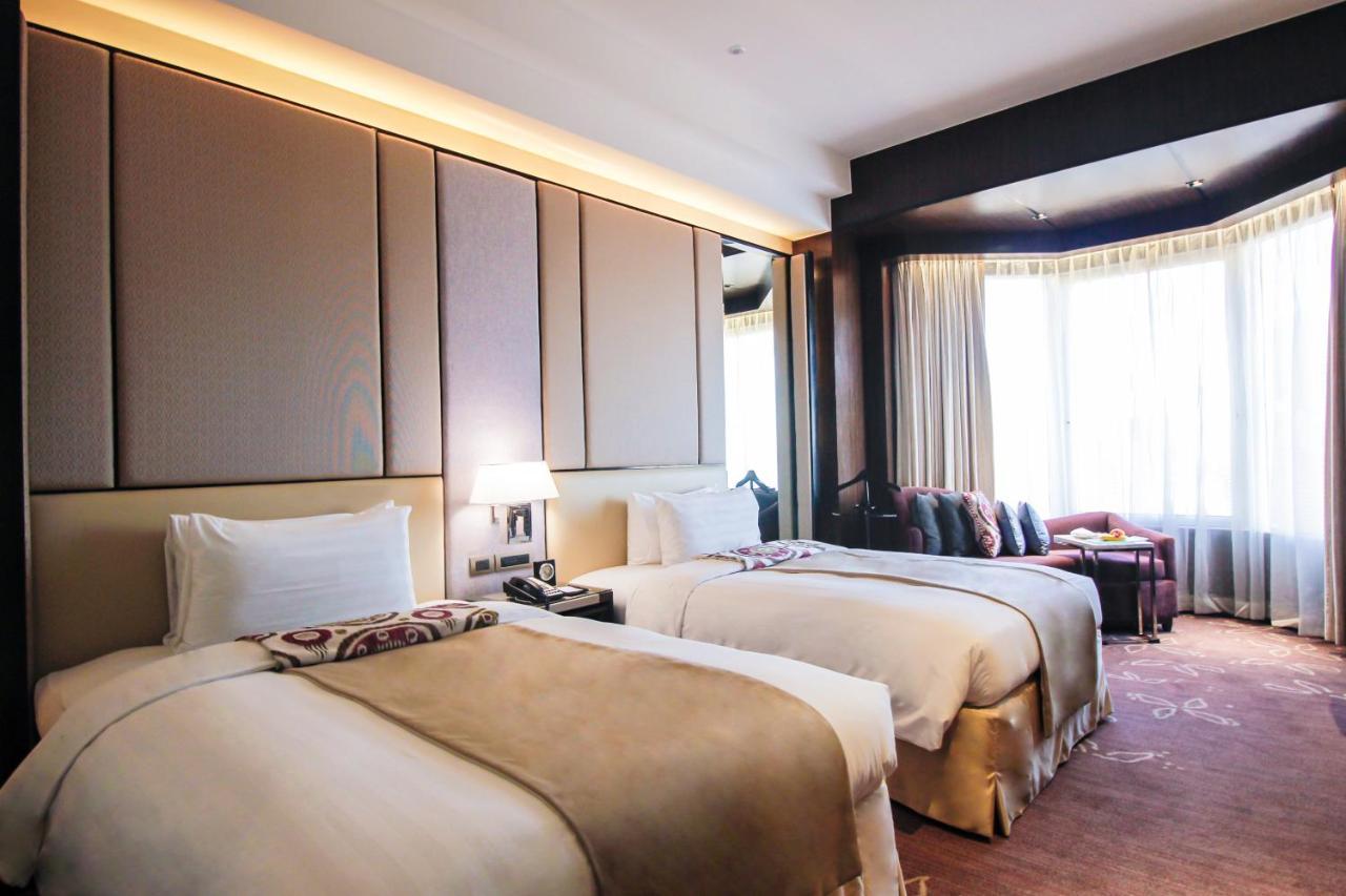 Diamond Hotel Philippines Μανίλα Εξωτερικό φωτογραφία